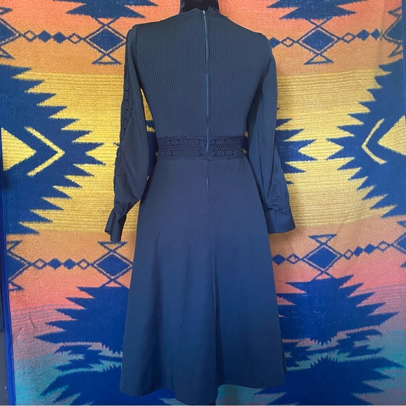 Vintage 60’s Mod style Dress. Long Sleeve. Lace Waist & Arms. U Neckline. Small. - Picture 5 of 16